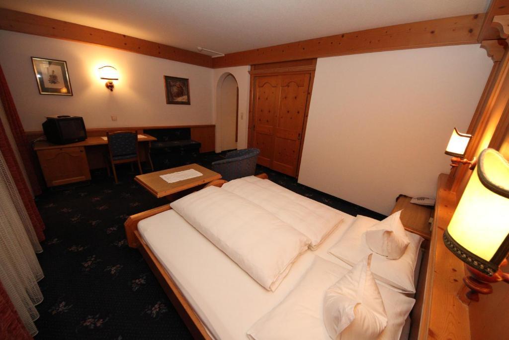 Hotel Almhof Neustift im Stubaital Bilik gambar