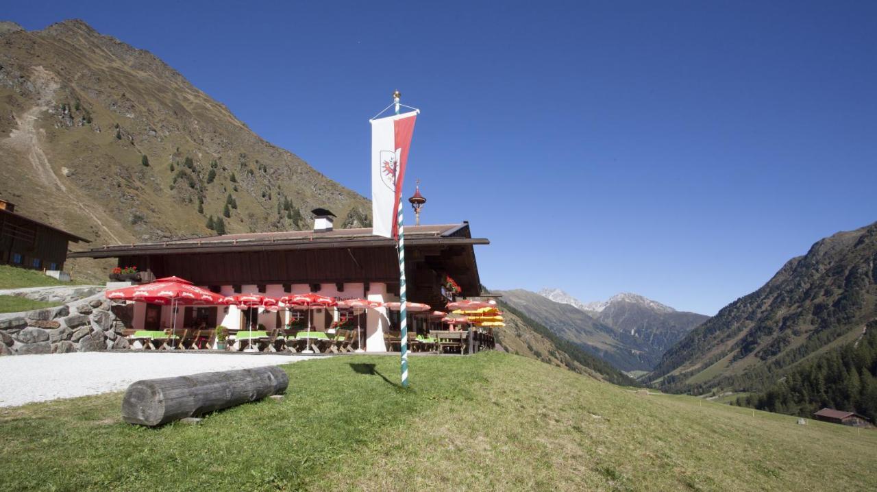 Hotel Almhof Neustift im Stubaital Luaran gambar